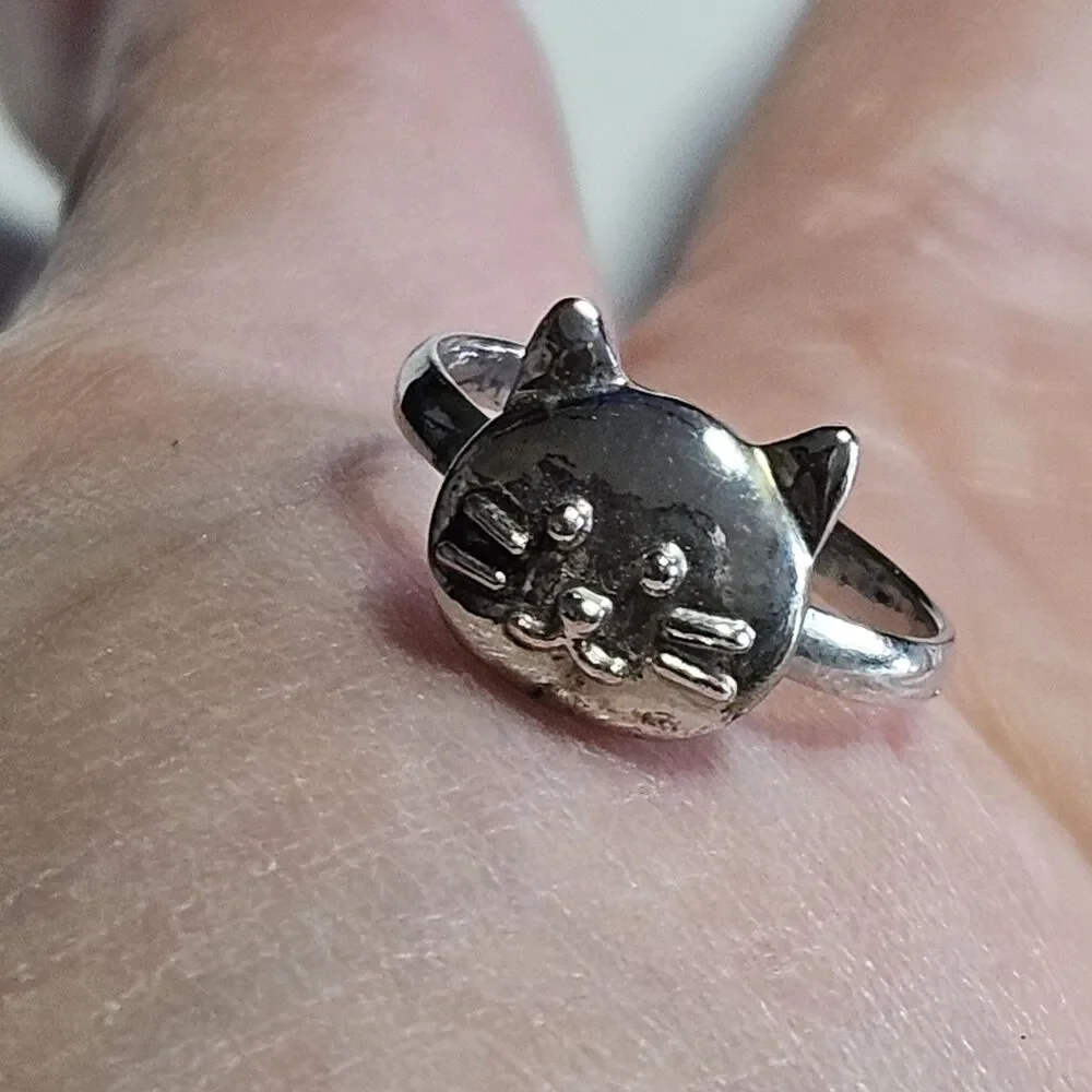 Silver Tone Kitty Cat Whisker Face Adjustable Ring Small
